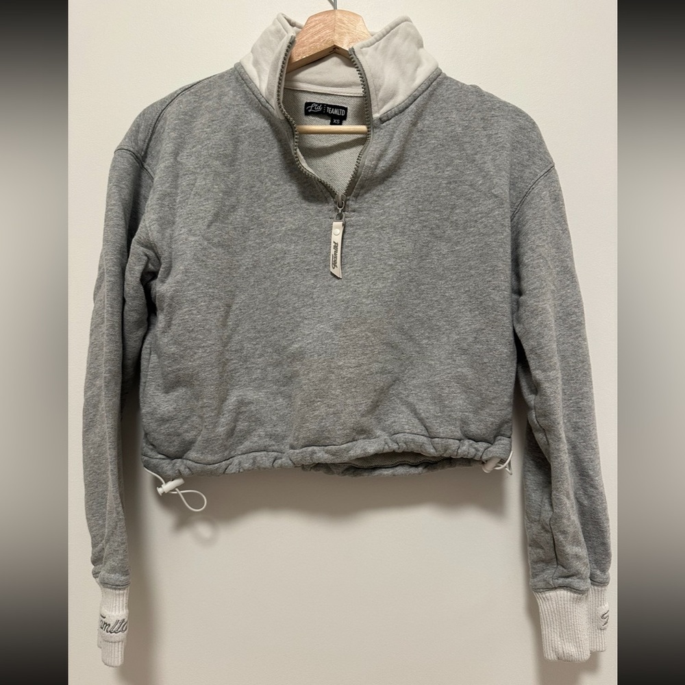 Cropped Team LTD sweater